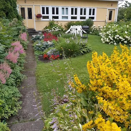 Aliise Garden Vakantiehuis